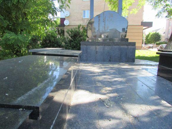 Новини Козятина - фото з Асенізаторська машина залишає на поворотах не гарний слід Асенізаторська машина залишає на поворотах не гарний слід, фото №5 на сайті 20minut.ua