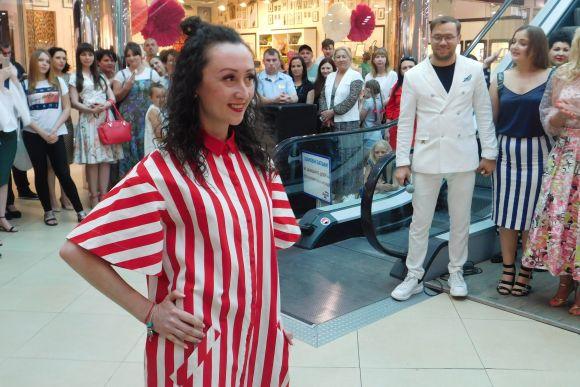 Гуру краси і стилю в Хмельницькому: як зустрічали модного українського дизайнера Андре Тана (новини компаній), фото №23 на сайті vsim.ua