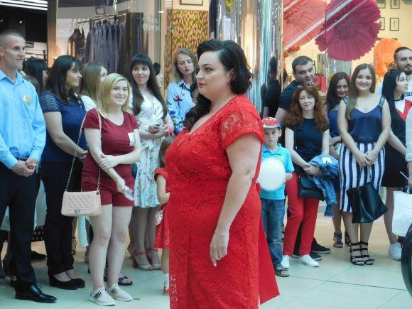 Гуру краси і стилю в Хмельницькому: як зустрічали модного українського дизайнера Андре Тана (новини компаній), фото №19 на сайті vsim.ua