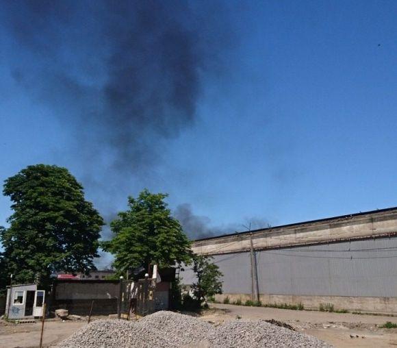 Новини Вінниці - фото з На Тяжилові стовп чорного диму: що горить? На Тяжилові стовп чорного диму: що горить?, фото №7 на сайті 20minut.ua