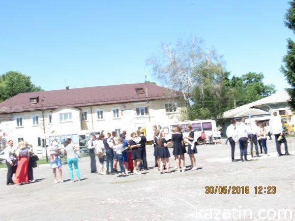 Новини Козятина - фото з Пройшов районний зліт випускників Пройшов районний зліт випускників, фото №58 на сайті 20minut.ua