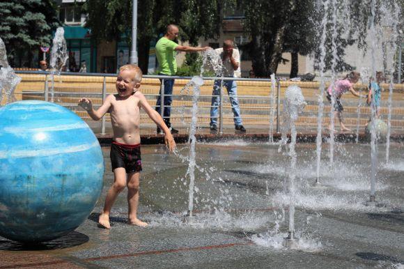 Новини Вінниці - фото з Дозвілля маленьких і дорослих вінничан на «сухому» фонтані (ФОТО ДНЯ) Дозвілля маленьких і дорослих вінничан на «сухому» фонтані (ФОТО ДНЯ), фото №7 на сайті 20minut.ua