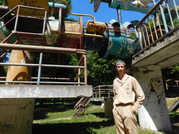 Новини Хмельницького - фото з «Космос» підлатають за 100 тисяч гривень: як проходить ремонт скульптури Мазура C:\Users\Користувач\Desktop\Мазур\DSCN8969.JPG