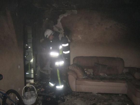 Новини Кам'янця-Подільського - фото з У Кам’янці минулої доби горіли автомобіль та житловий будинок У Кам’янці минулої доби горіли автомобіль та житловий будинок, фото №1 на сайті 20minut.ua