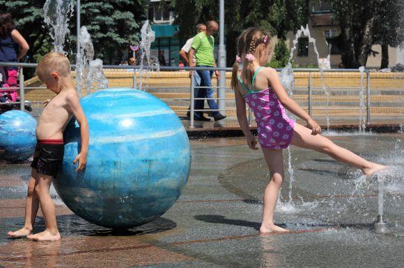 Новини Вінниці - фото з Дозвілля маленьких і дорослих вінничан на «сухому» фонтані (ФОТО ДНЯ) Дозвілля маленьких і дорослих вінничан на «сухому» фонтані (ФОТО ДНЯ), фото №6 на сайті 20minut.ua