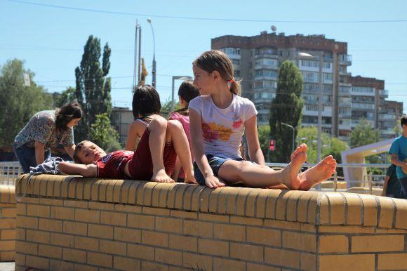 Новини Вінниці - фото з Дозвілля маленьких і дорослих вінничан на «сухому» фонтані (ФОТО ДНЯ) Дозвілля маленьких і дорослих вінничан на «сухому» фонтані (ФОТО ДНЯ), фото №9 на сайті 20minut.ua