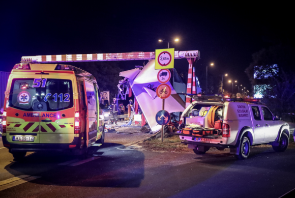 В Угорщині автобус на хмельницьких номерах потрапив у страшну ДТП: 28 постраждалих, фото №2 на сайті vsim.ua