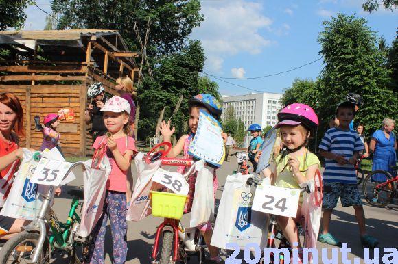Маленькі велосипедисти змагались у Тернополі, фото №4 на сайті 20minut.ua