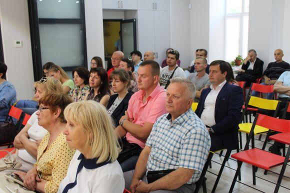 Новини Вінниці - фото з Як Оводов для міста взяв кредит у банку США. Книга про минулі успіхи Вінниці Як Оводов для міста взяв кредит у банку США. Книга про минулі успіхи Вінниці, фото №4 на сайті 20minut.ua