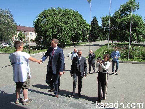 Депутатський візит, фото №1 на сайті 20minut.ua