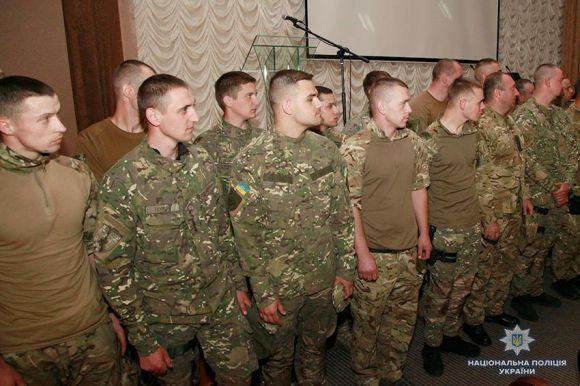 Новини Хмельницького - фото з Хмельницькі поліцейські повернулися додому зі Сходу Хмельницькі поліцейські повернулися додому зі Сходу, фото №2 на сайті vsim.ua