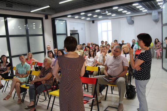 Новини Вінниці - фото з Як Оводов для міста взяв кредит у банку США. Книга про минулі успіхи Вінниці Як Оводов для міста взяв кредит у банку США. Книга про минулі успіхи Вінниці, фото №5 на сайті 20minut.ua