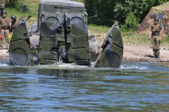 На Дністрі  відбулися масштабні навчання військових, фото №1 на сайті vsim.ua