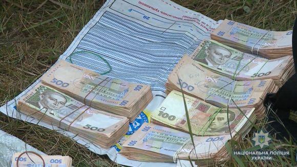 Новини Вінниці - фото з Двоє гастролерів-іноземців обікрали пенсіонерів на 63 тисяч гривень Двоє гастролерів-іноземців обікрали пенсіонерів на 63 тисяч гривень, фото №2 на сайті 20minut.ua