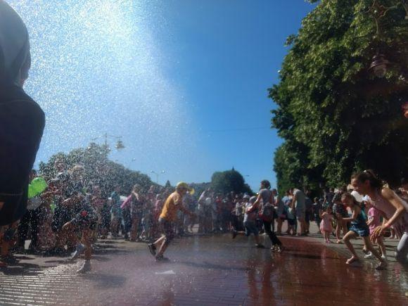 Весело, пізнавально і дуже смачно. У Хмельницькому відгуляли Свято дитинства, фото №5 на сайті vsim.ua