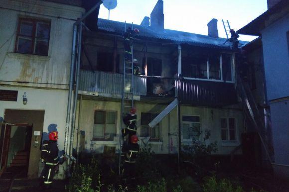 Вночі на Проскурівській горів триповерховий будинок, фото №1 на сайті vsim.ua