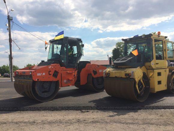 Новини Вінниці - фото з Інспектор Гройсман: як прем’єр-міністр дороги в області перевіряв Інспектор Гройсман: як прем’єр-міністр дороги в області перевіряв, фото №4 на сайті 20minut.ua