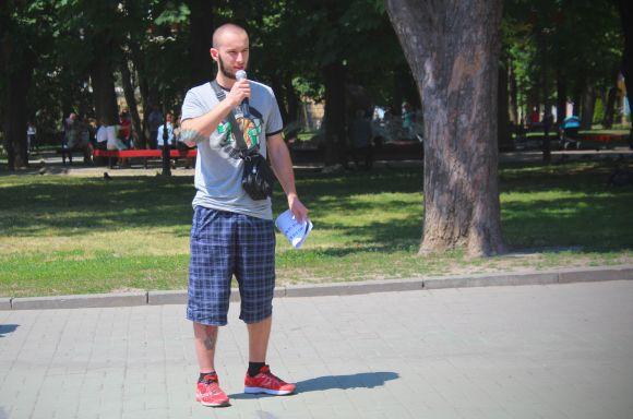 Новини Вінниці - фото з У Вінниці оголосили «червону картку» Кремлю та вимагали звільнити політув’язнених українців в РФ У Вінниці оголосили «червону картку» Кремлю та вимагали звільнити політув’язнених українців в РФ, фото №3 на сайті 20minut.ua