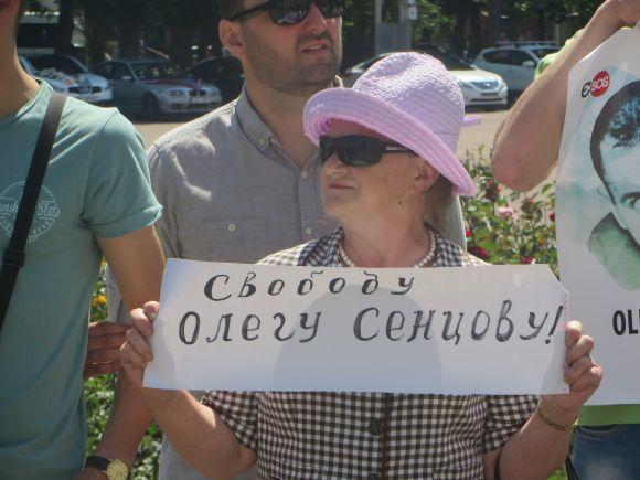 #SaveOlegSentsov: у Хмельницькому влаштували акцію на підтримку політв'язнів, фото №5 на сайті vsim.ua