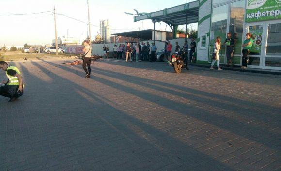 Смертельна ДТП на Пілотській: мотоцикліст зіткнувся з маршруткою (ВІДЕО), фото №5 на сайті vsim.ua