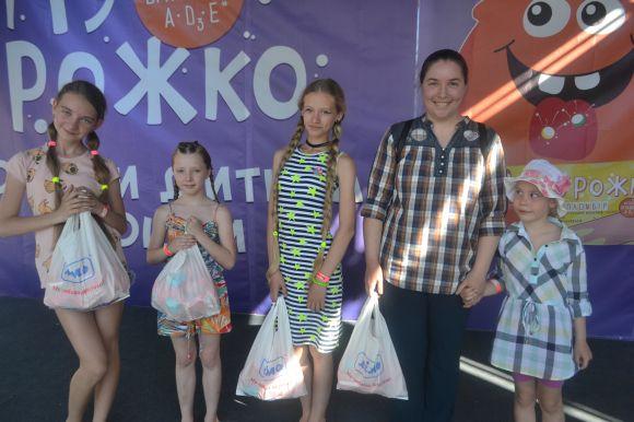 Весело, пізнавально і дуже смачно. У Хмельницькому відгуляли Свято дитинства, фото №2 на сайті vsim.ua