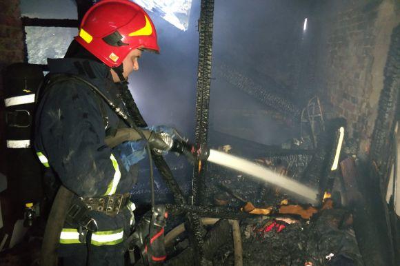 Вночі на Проскурівській горів триповерховий будинок, фото №2 на сайті vsim.ua