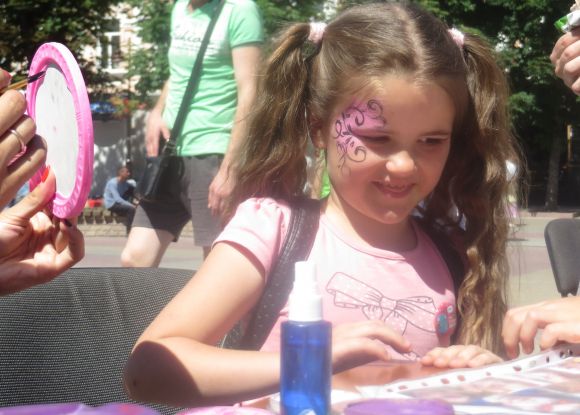 Весело, пізнавально і дуже смачно. У Хмельницькому відгуляли Свято дитинства, фото №10 на сайті vsim.ua