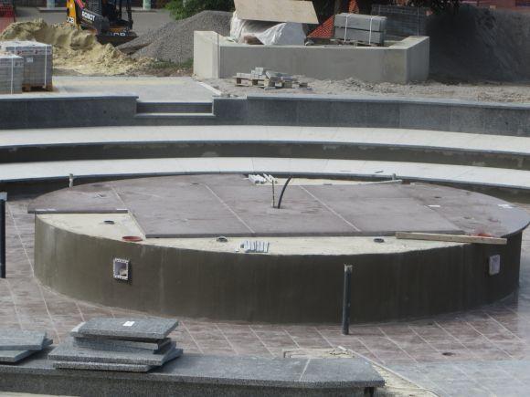 Новини Хмельницького - фото з Біля "Сілістри" завершують ремонт площі. Коли відкриють новий фонтан Біля "Сілістри" завершують ремонт площі. Коли відкриють новий фонтан, фото №5 на сайті vsim.ua