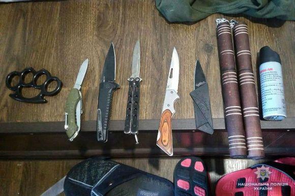Новини Хмельницького - фото з Справа на мільйон. У Хмельницькому затримали банду, яка “збивала” гроші з перевізників Справа на мільйон. У Хмельницькому затримали банду, яка “збивала” гроші з перевізників, фото №1 на сайті vsim.ua