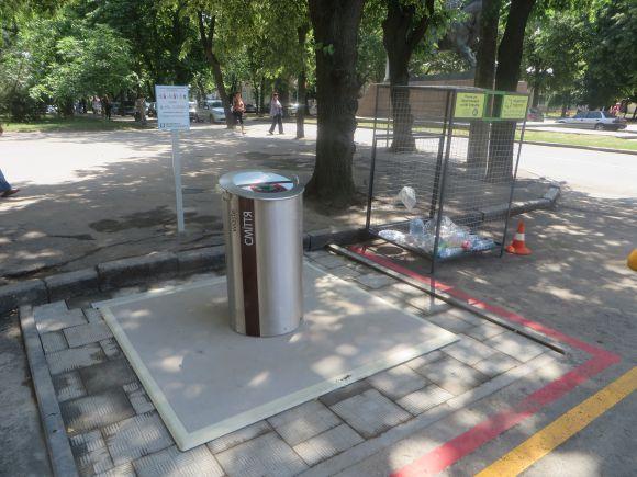 У Хмельницькому встановили підземні баки для сміття. Як вони виглядають, фото №6 на сайті vsim.ua