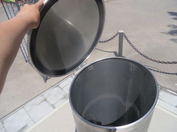 У Хмельницькому встановили підземні баки для сміття. Як вони виглядають, фото №4 на сайті vsim.ua