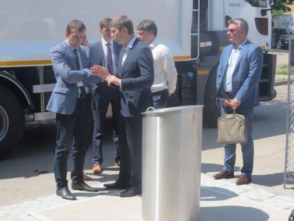 У Хмельницькому встановили підземні баки для сміття. Як вони виглядають, фото №1 на сайті vsim.ua