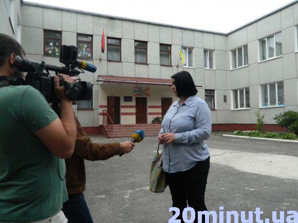 Новини Тернополя - фото з 5-річного Рената прийняли в садочок з активістами і телекамерами 5-річного Рената прийняли в садочок з активістами і телекамерами, фото №3 на сайті 20minut.ua