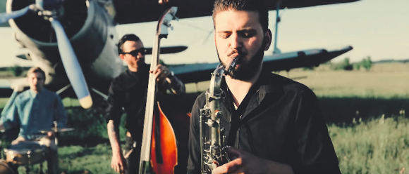 Новини Вінниці - фото з "Ми віримо в чудеса": вінницький гурт Jazzforacat зняв новий кліп "Ми віримо в чудеса": вінницький гурт Jazzforacat зняв новий кліп, фото №1 на сайті 20minut.ua