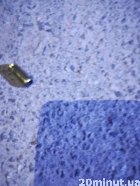 Вночі біля бару "Теко" була бійка. Під час сутички пістолет вистрілив одному з відпочиваючих в живіт (оновлено), фото №1 на сайті 20minut.ua