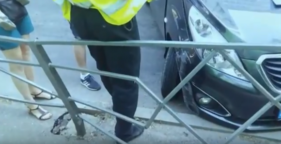 Новини Вінниці - фото з Вінниця 9 та 10 червня: легковик протаранив металеву огорожу, ДТП поруч мосту та пожежі Вінниця 9 та 10 червня: легковик протаранив металеву огорожу, ДТП поруч мосту та пожежі, фото №2 на сайті 20minut.ua