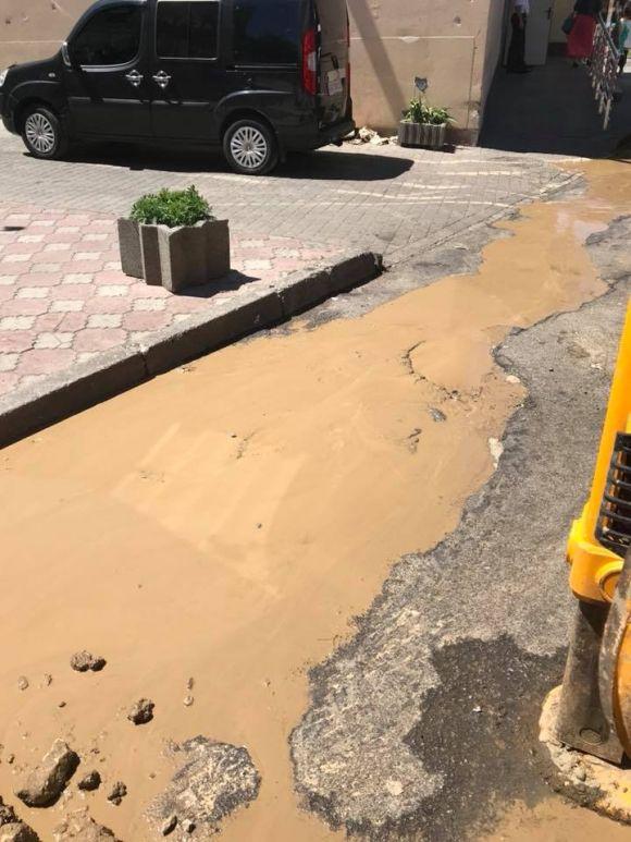 Біля «Магігранду» затопило магазин. Чотири тонни продуктів зіпсовано, фото №3 на сайті 20minut.ua