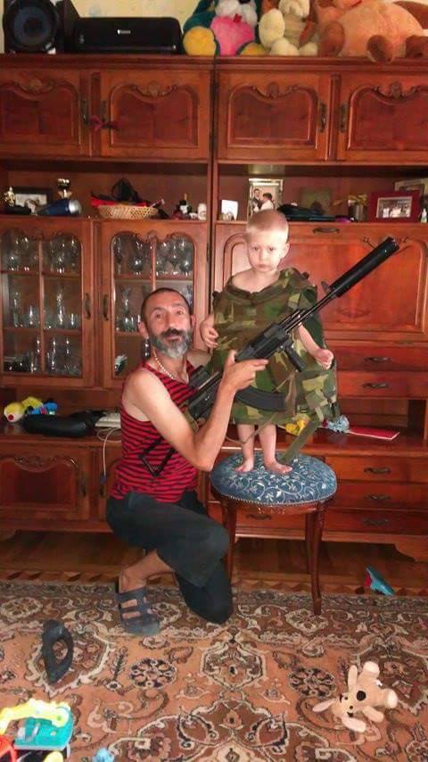 Доброволець 8-го батальйону Аратта Української добровольчої армії Володимир Галаган, друг Душман: Мені довіряли командувати багатьма операціями. І ніколи в мене навіть жодного пораненого не було 05