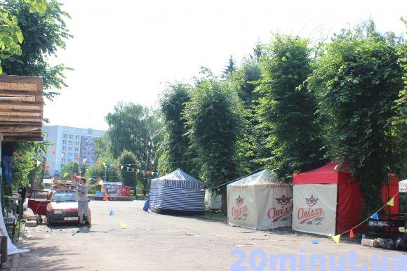 Новини Тернополя - фото з Після "Галицької дефіляди" з парку вивезли фуру сміття Після "Галицької дефіляди" з парку вивезли фуру сміття, фото №7 на сайті 20minut.ua