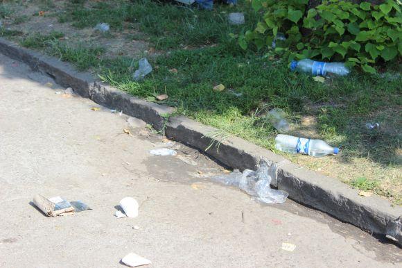 Новини Тернополя - фото з Після "Галицької дефіляди" з парку вивезли фуру сміття Після "Галицької дефіляди" з парку вивезли фуру сміття, фото №6 на сайті 20minut.ua