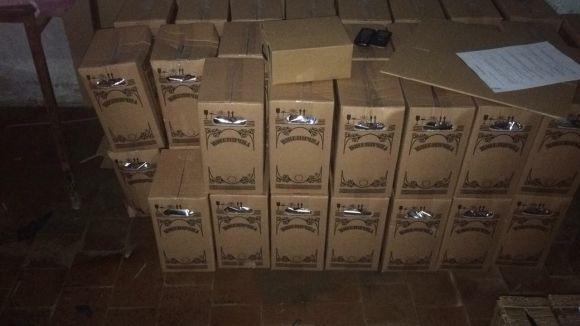 Новини Хмельницького - фото з У Кам'янці в підпільному цеху знайшли отруйної горілки та коньяку на майже 2 мільйони гривень У Кам'янці в підпільному цеху знайшли отруйної горілки та коньяку на майже 2 мільйони гривень, фото №1 на сайті vsim.ua