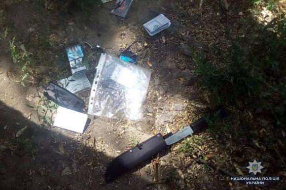 Новини Хмельницького - фото з Затримали банду рекетирів, які "вибивали" неіснуючі борги з хмельничан (ОНОВЛЕНО) Затримали банду рекетирів, які "вибивали" неіснуючі борги з хмельничан (ОНОВЛЕНО), фото №4 на сайті vsim.ua