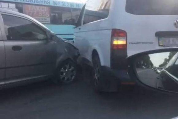 Новини Хмельницького - фото з П’яний таксист і 11 постраждалих: хроніка ДТП у Хмельницькому П’яний таксист і 11 постраждалих: хроніка ДТП у Хмельницькому, фото №1 на сайті vsim.ua