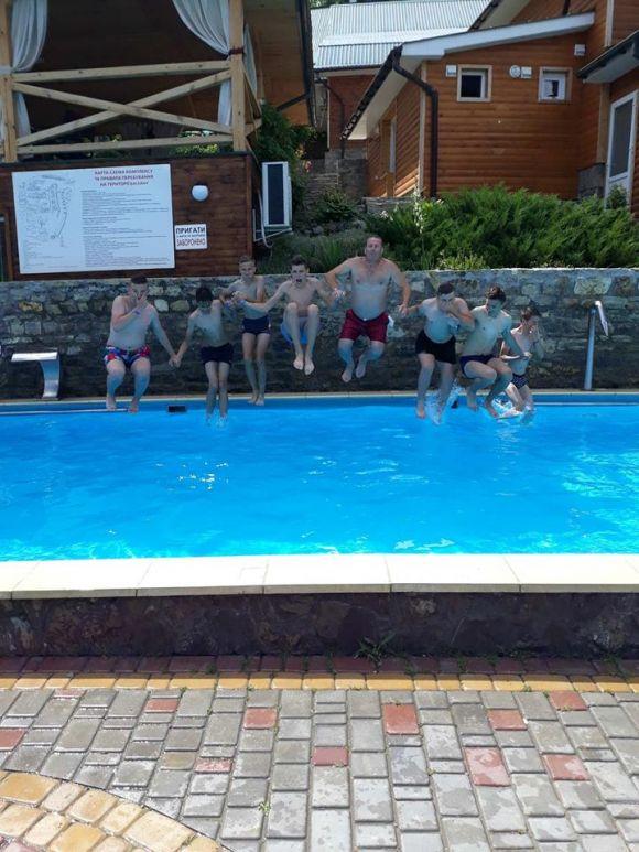 Гусятинські школярі замість випускного поїхали у подорож, фото №2 на сайті 20minut.ua