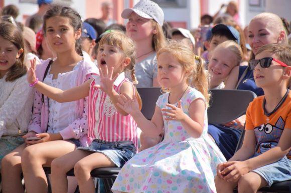 Новини Вінниці - фото з У Тульчині 1300 дітей Вінниччини долучились до опери (Прес-служба OPERAFEST TULCHYN) У Тульчині 1300 дітей Вінниччини долучились до опери (Прес-служба OPERAFEST TULCHYN), фото №3 на сайті 20minut.ua