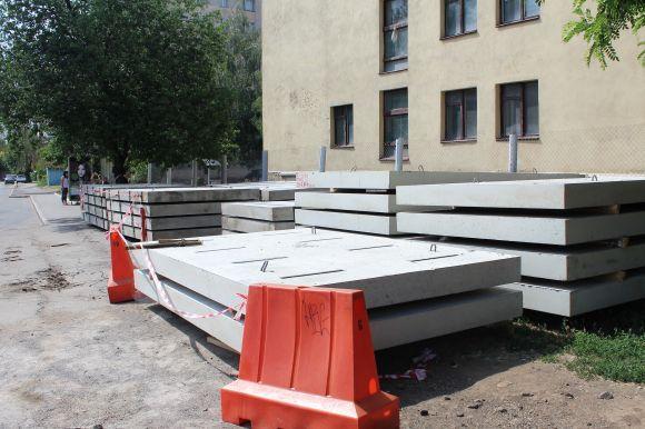 Реконструкція Замостянської: зрубали останні дерева та привезли плити для трамваїв, фото №1 на сайті 20minut.ua