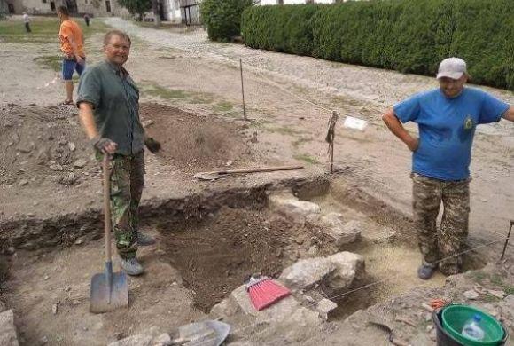 Новини Хмельницького - фото з Кам’янець відкриває таємниці: під час розкопок у фортеці археологи виявили цікаві знахідки Кам’янець відкриває таємниці: під час розкопок у фортеці археологи виявили цікаві знахідки, фото №1 на сайті vsim.ua