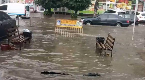 Новини Хмельницького - фото з Хмельницький затопило. Фото та відео з вулиць міста Хмельницький затопило. Фото та відео з вулиць міста, фото №9 на сайті vsim.ua