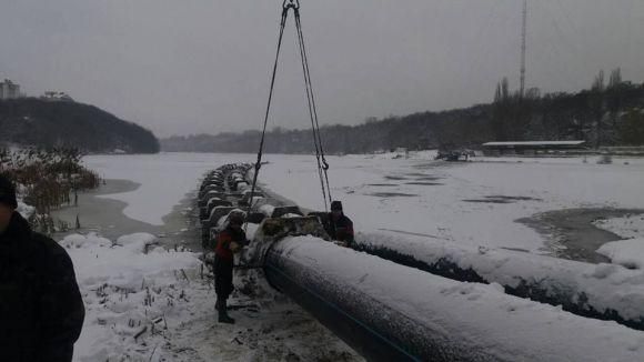 Новини Вінниці - фото з Біля «Водоканалу» почали чистити Південний Буг. Як скоро покращиться вода? Біля «Водоканалу» почали чистити Південний Буг. Як скоро покращиться вода?, фото №3 на сайті 20minut.ua