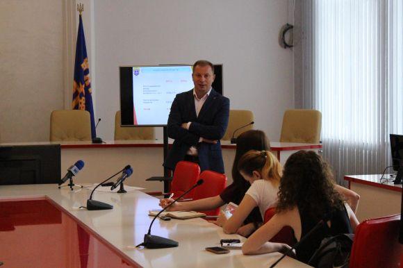 Новини Тернополя - фото з На будівництво двох потужних спорткомплексів у Тернополі гроші дасть держава та Євросоюз На будівництво двох потужних спорткомплексів у Тернополі гроші дасть держава та Євросоюз, фото №1 на сайті 20minut.ua